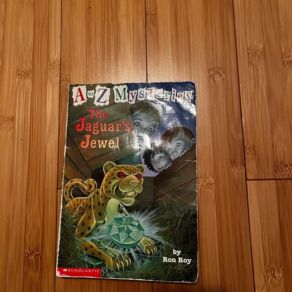 A-Z Mysteries By Ron Roy $5 each book - Picture 4 of 7